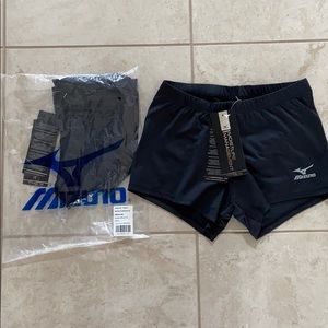 One Mizuno spandex
